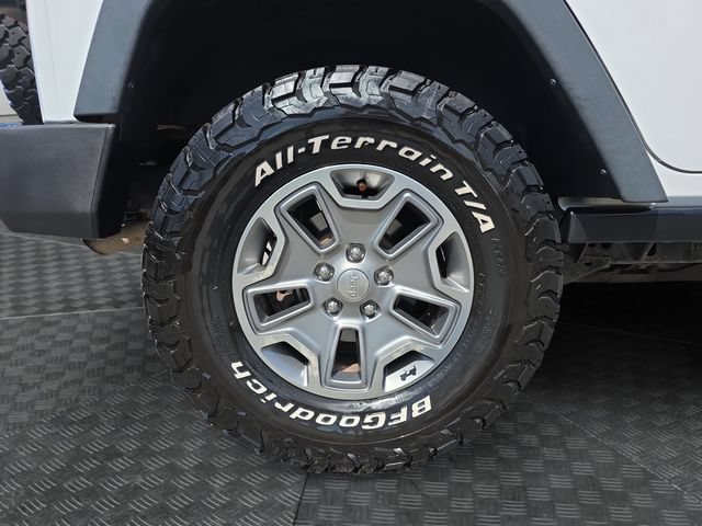 Used 2017 Jeep Wrangler Unlimited Rubicon w/ Connectivity Group AWD/4WD image 34