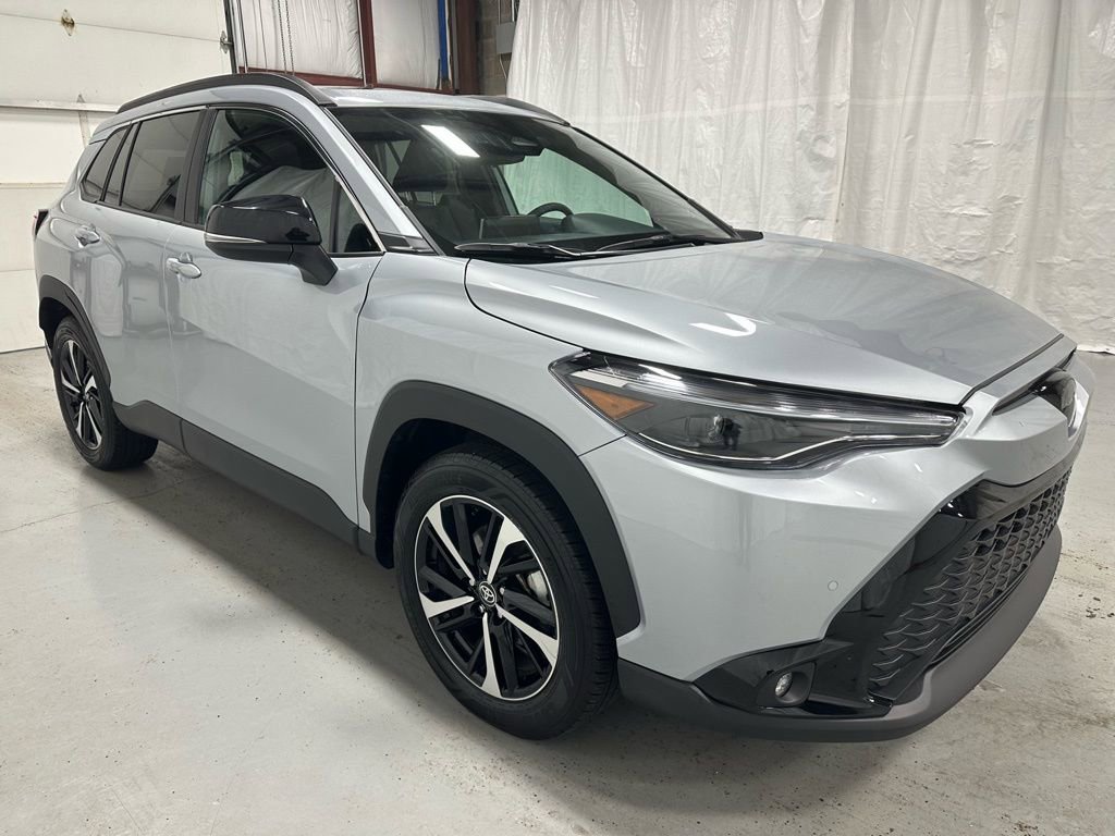 Used 2025 Toyota Corolla Cross XSE w/ Convenience Package video 1