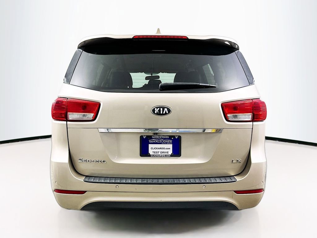 Used 2017 Kia Sedona LX w/ LX Essentials Premium Package image 15