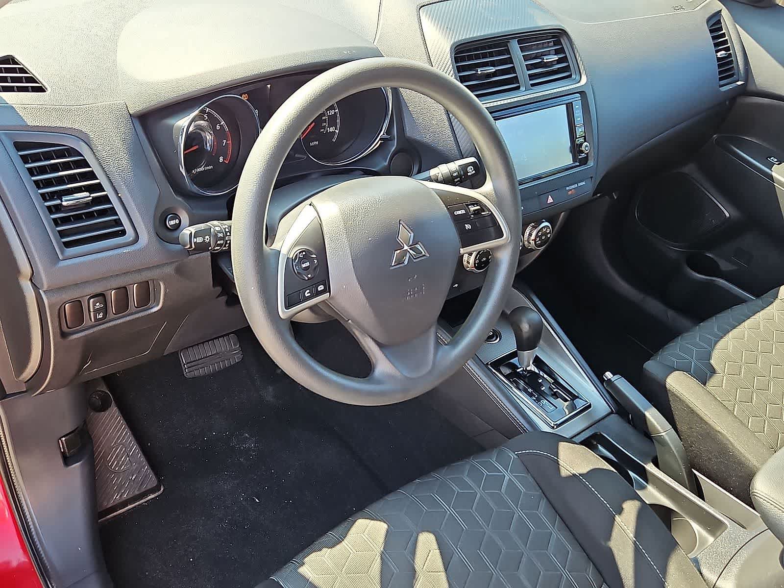 Used 2025 Mitsubishi Outlander Sport AWD image 16