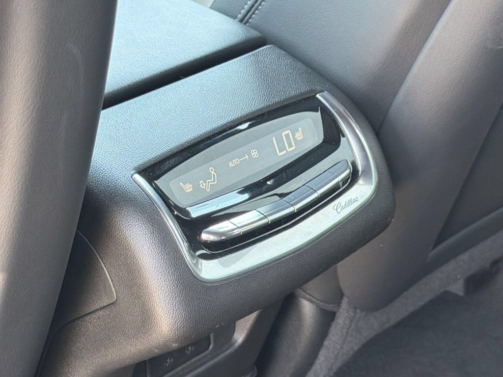 Certified 2023 Cadillac XT6 Premium Luxury FWD image 29