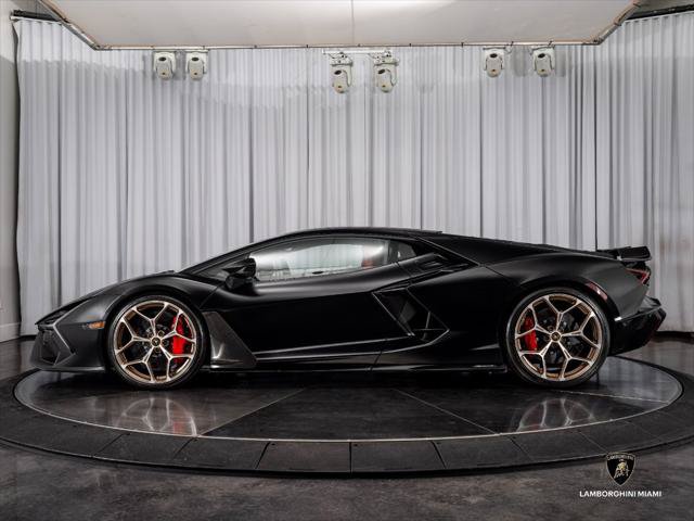 Used 2025 Lamborghini Revuelto AWD/4WD image 10