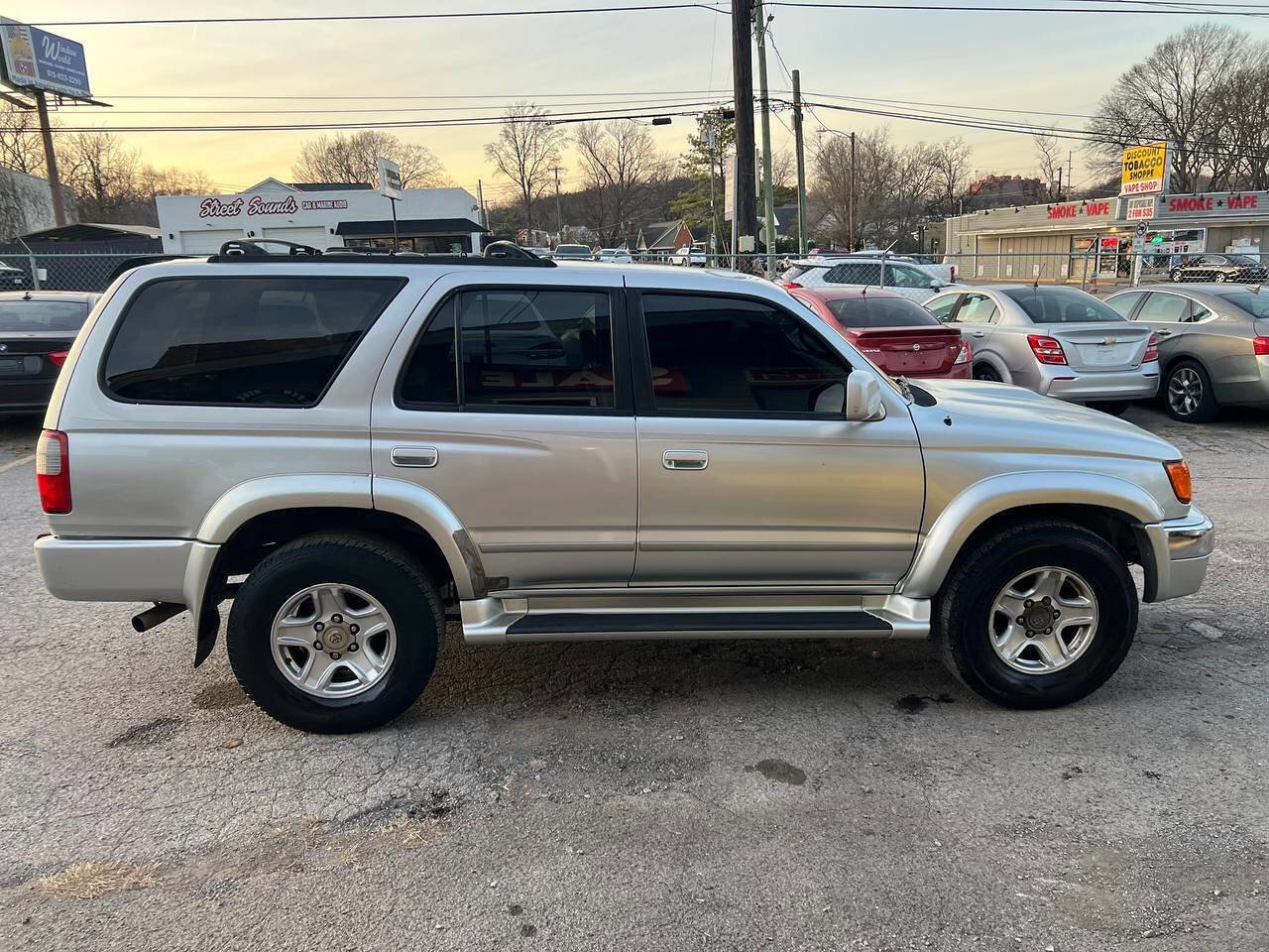 Used 2000 Toyota 4Runner SR5 image 6