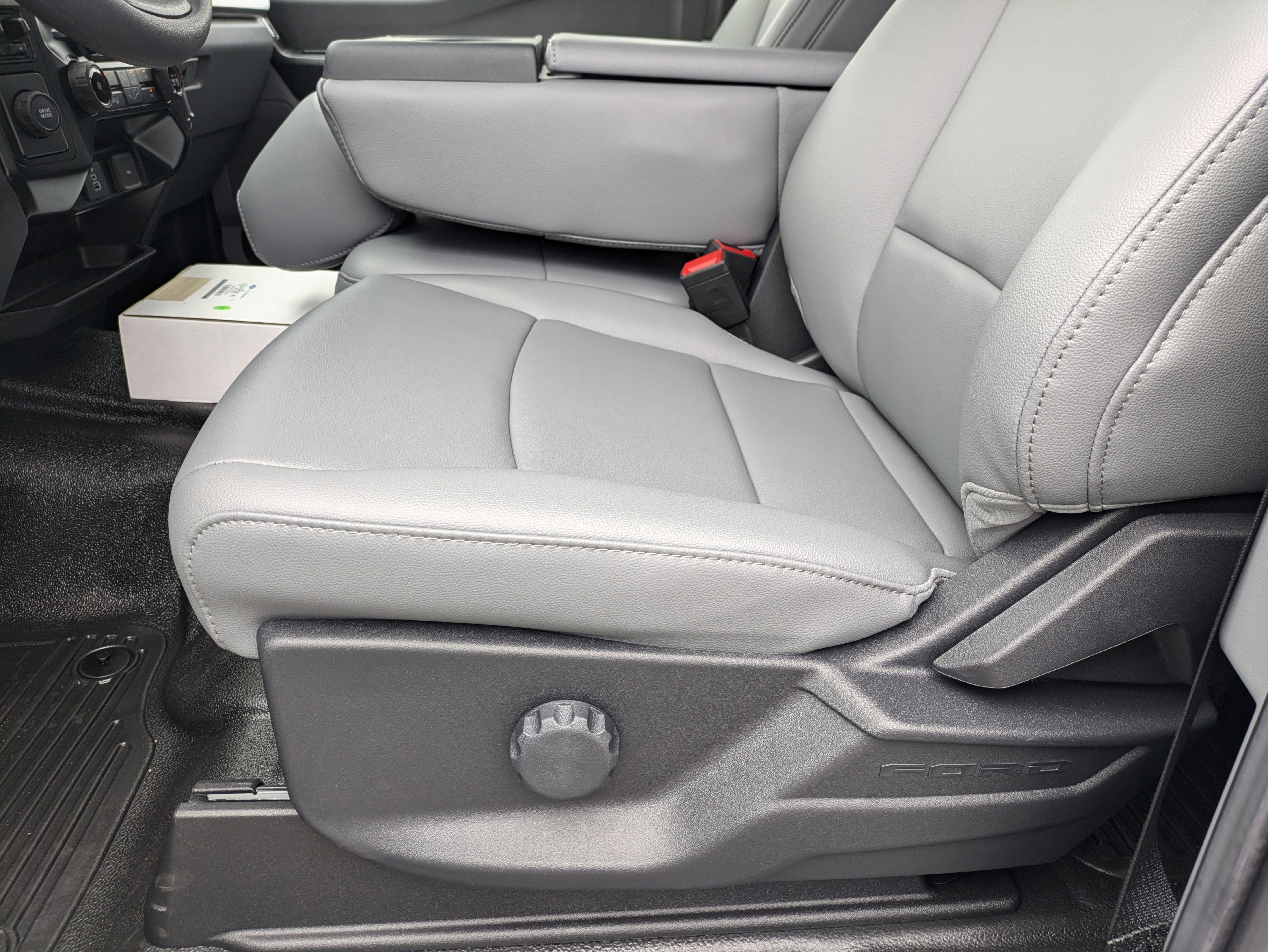 New 2025 Ford F350 XL w/ XL Chrome Package image 26