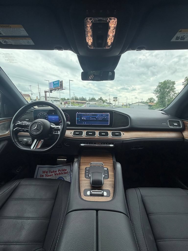 Used 2024 Mercedes-Benz GLS 450 4MATIC image 15