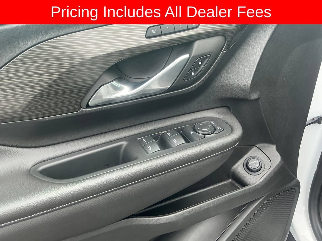 Used 2023 GMC Terrain SLT AWD/4WD image 10