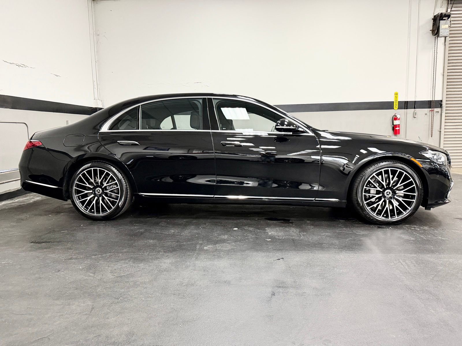 Used 2025 Mercedes-Benz S 580 4MATIC Sedan image 5