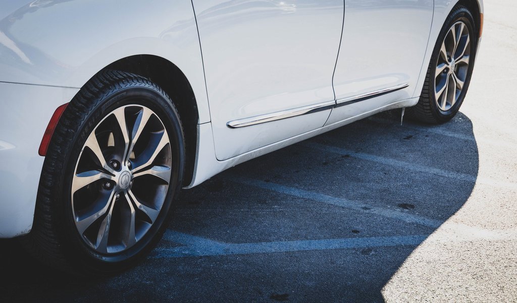 Used 2018 Chrysler Pacifica Limited w/ Tire & Wheel Group image 33