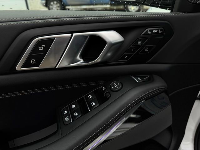 Used 2026 BMW X7 xDrive40i w/ M Sport Package image 14