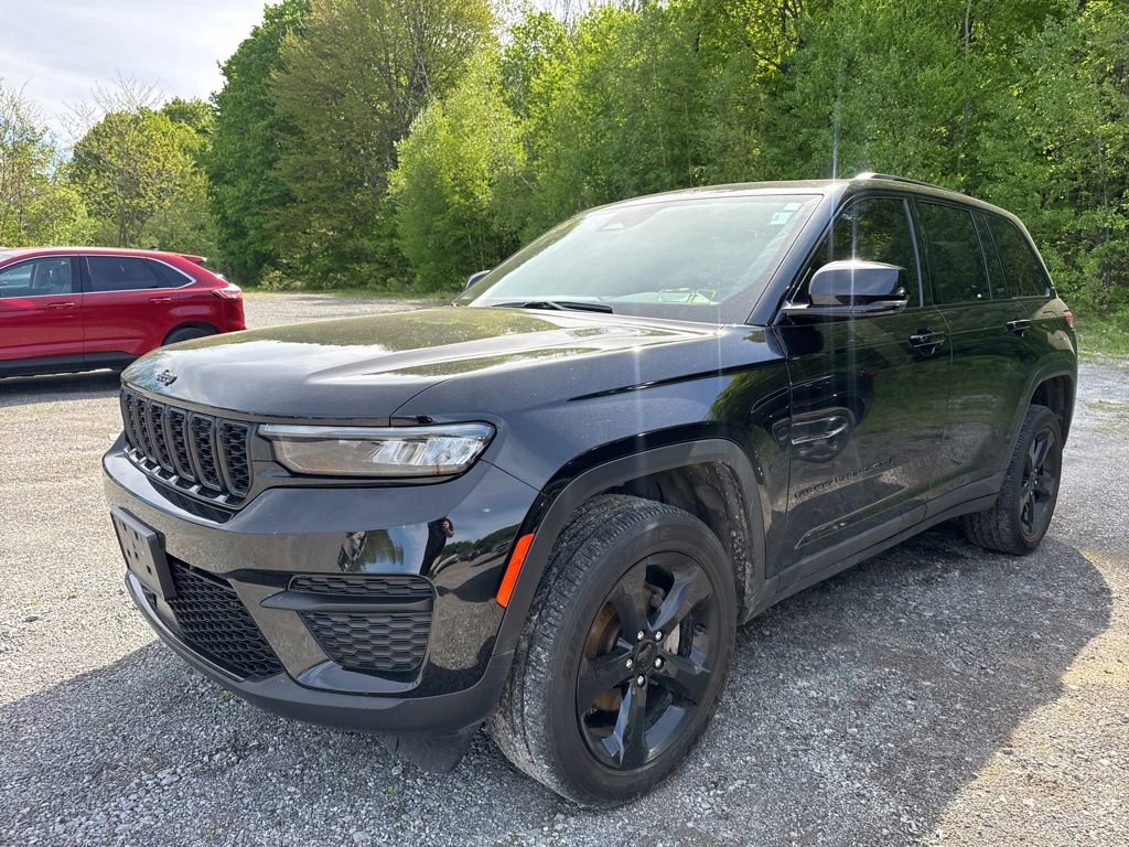 Used 2024 Jeep Grand Cherokee Altitude