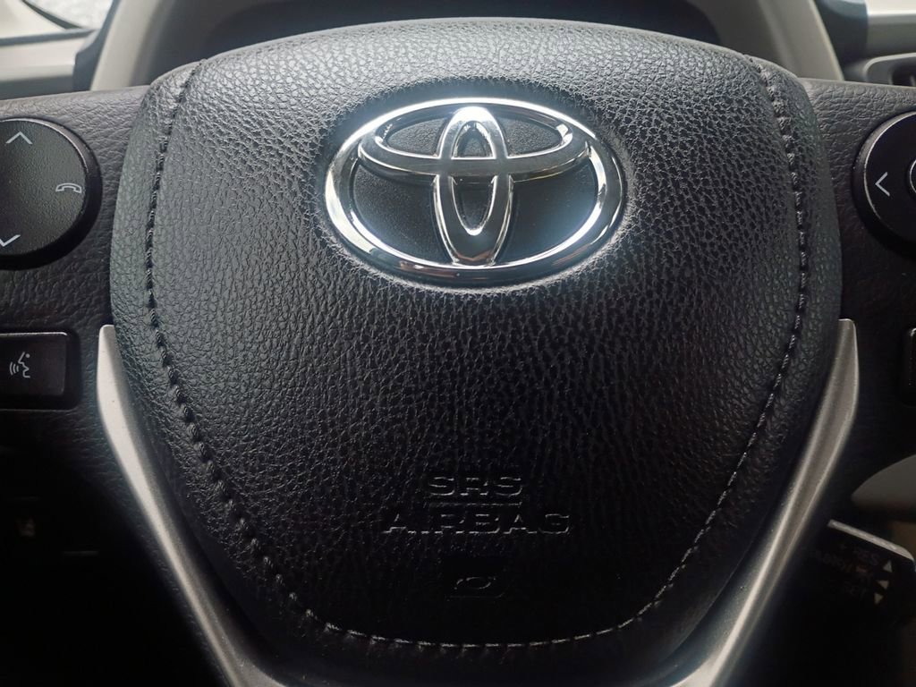 Used 2016 Toyota RAV4 Limited image 5