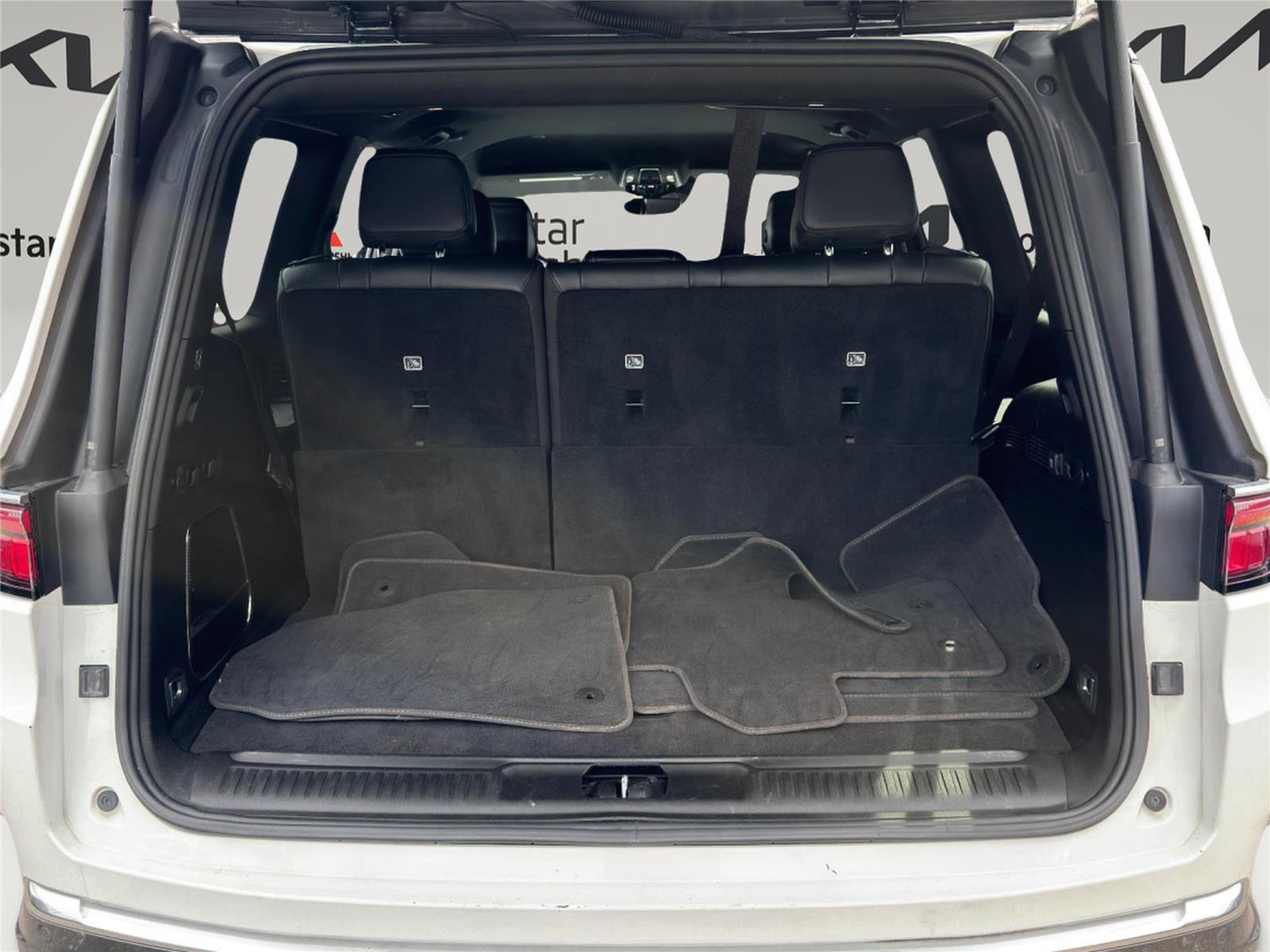 Used 2022 Jeep Wagoneer Series II AWD/4WD image 26