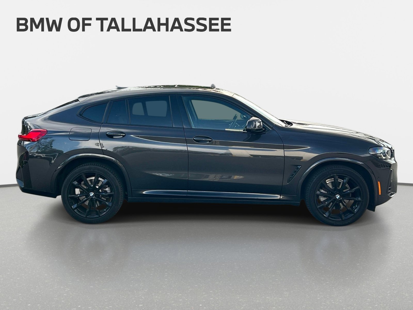 Used 2024 BMW X4 xDrive30i w/ Premium Package AWD/4WD image 4