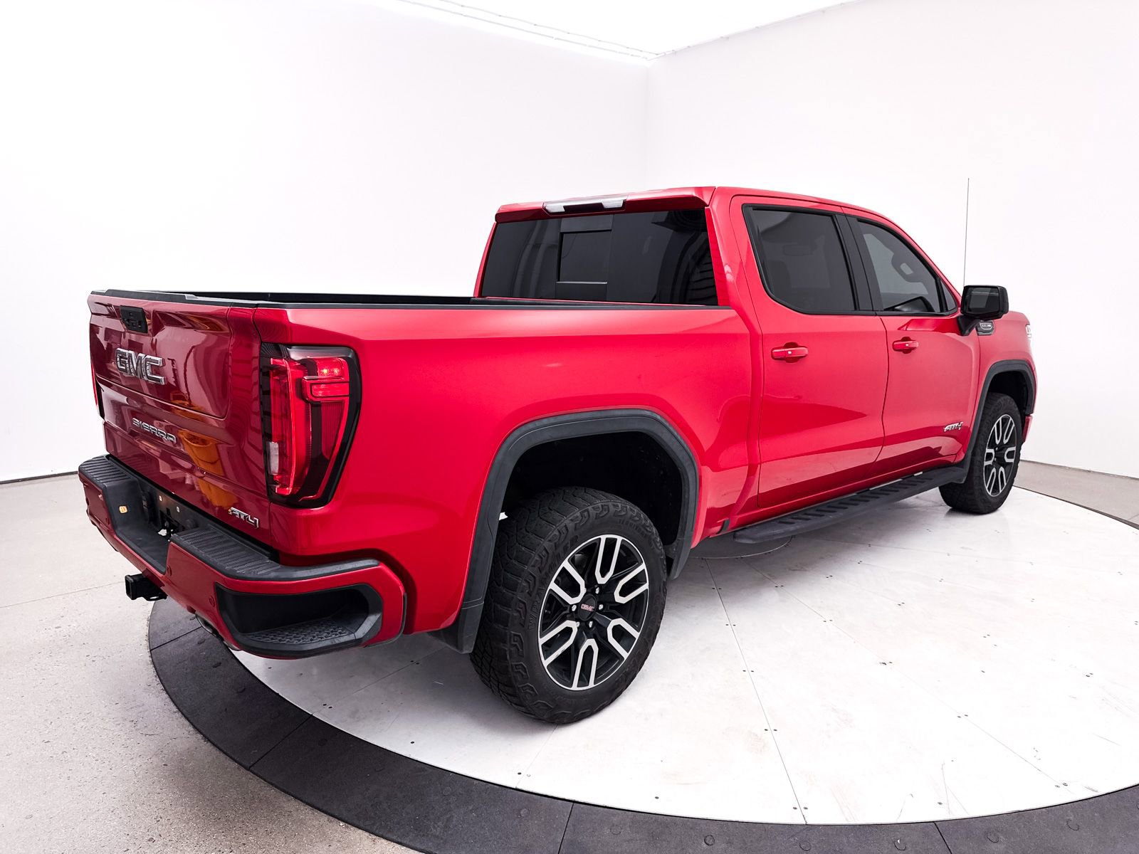 Used 2021 GMC Sierra 1500 AT4 w/ AT4 Premium Package image 16
