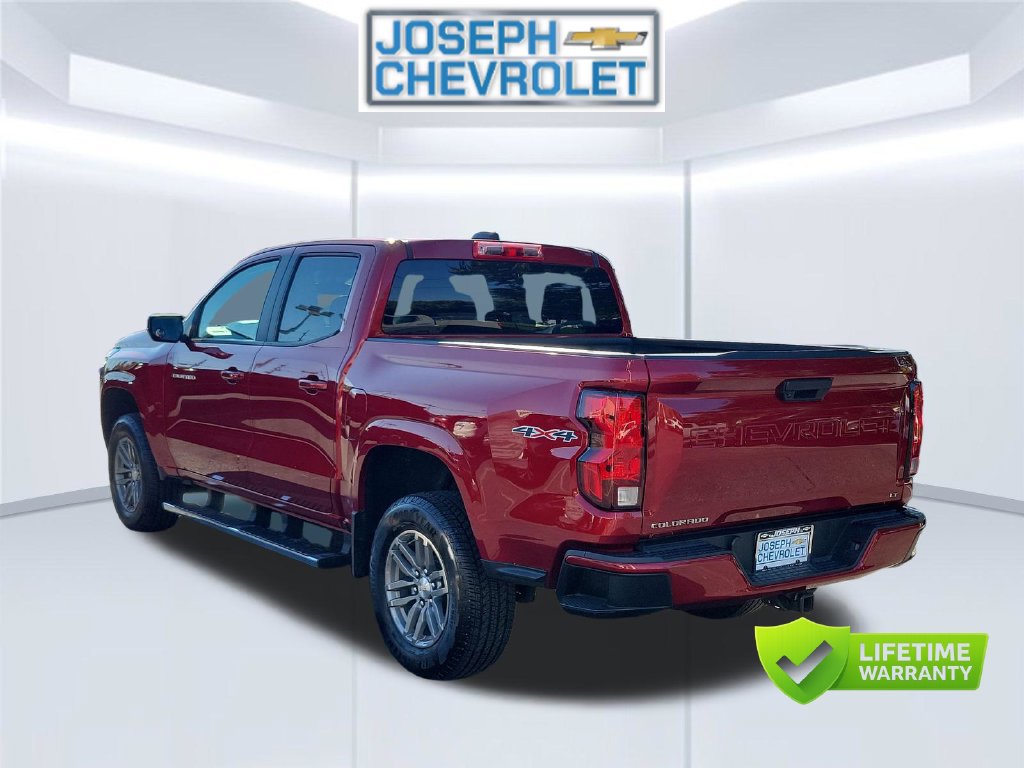 Used 2024 Chevrolet Colorado LT AWD/4WD image 5