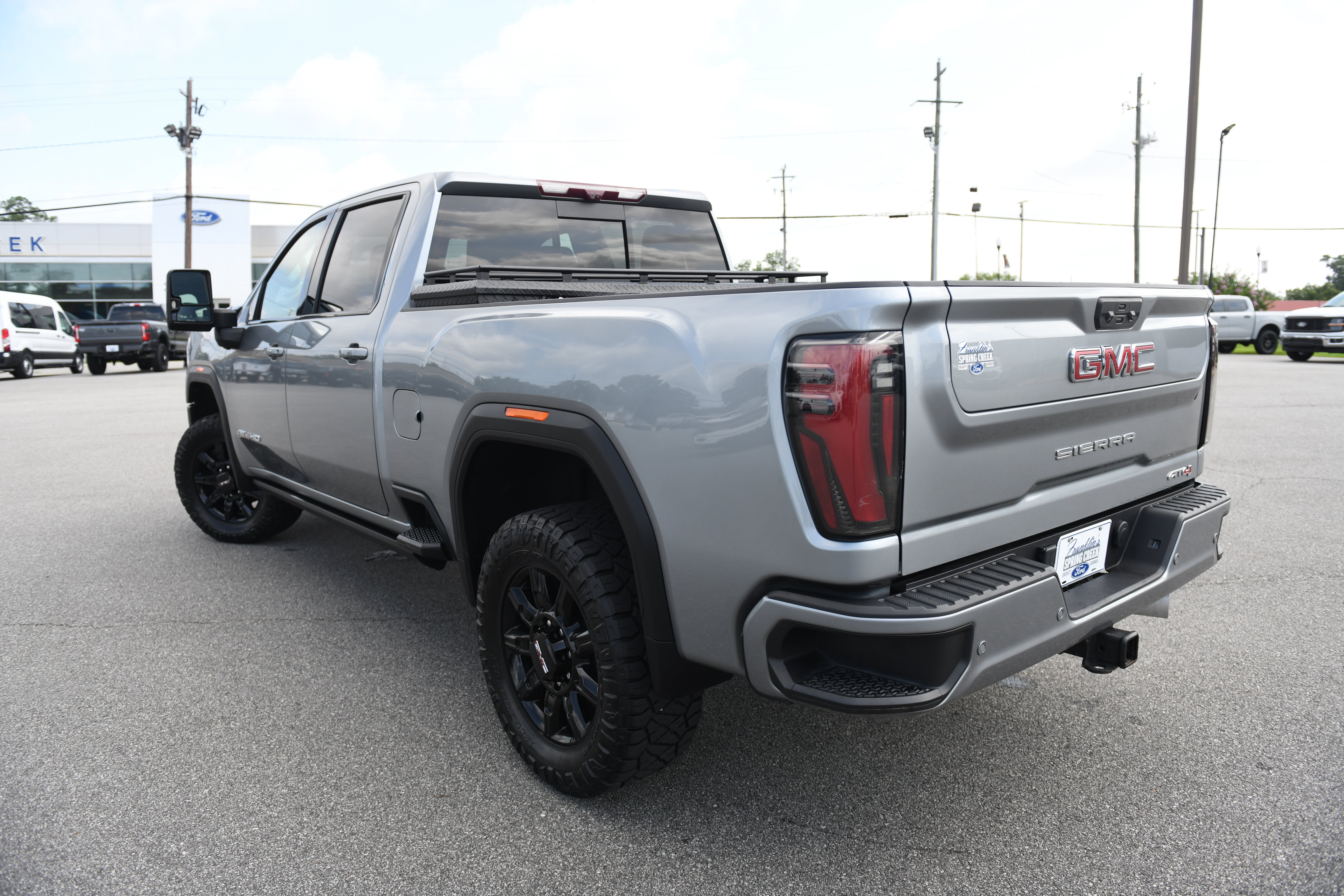 Used 2024 GMC Sierra 2500 AT4 w/ AT4 Premium Plus Package AWD/4WD image 10