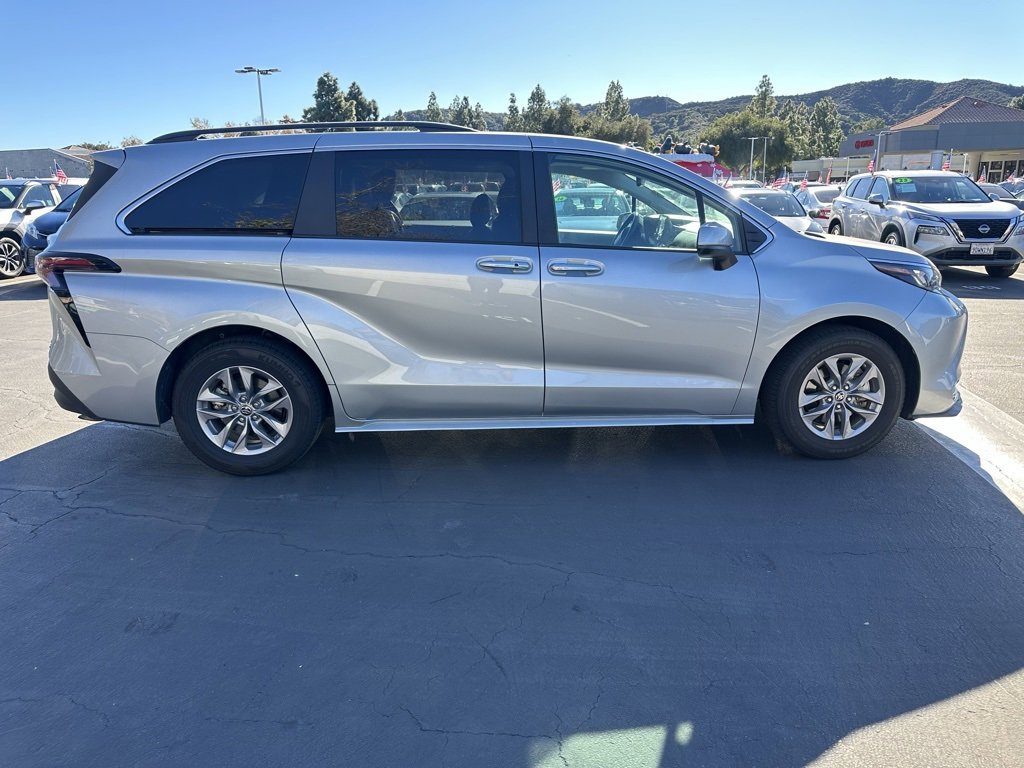 Certified 2024 Toyota Sienna XLE image 5