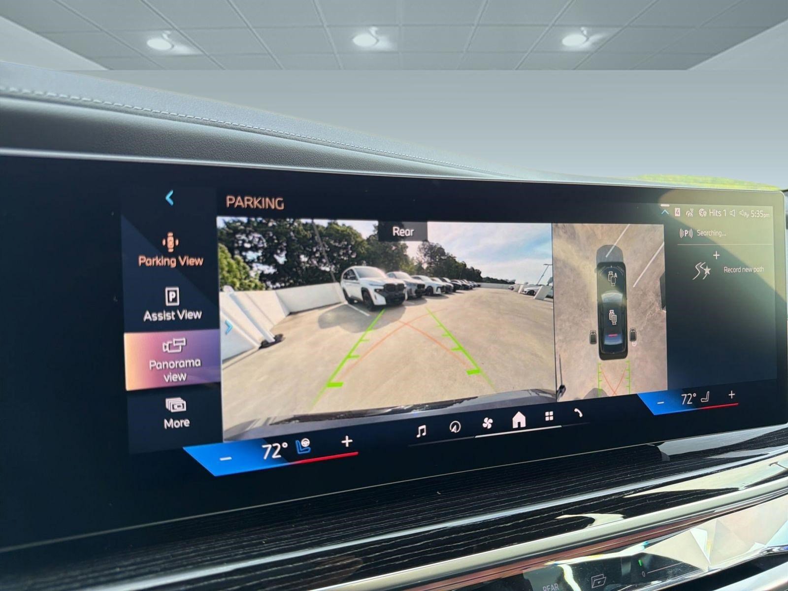 New 2026 BMW i7 xDrive60 w/ Premium Package AWD/4WD image 24