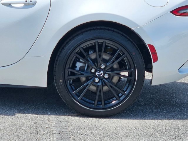 New 2026 MAZDA MX-5 Miata Club w/ Interior Package RWD image 17