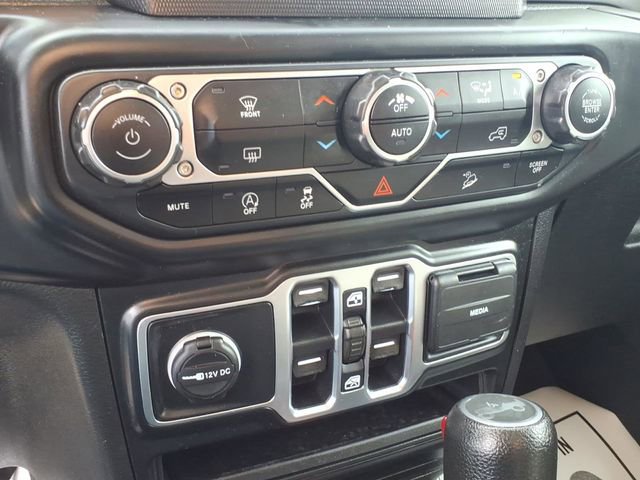 Used 2020 Jeep Wrangler Unlimited Sahara image 17