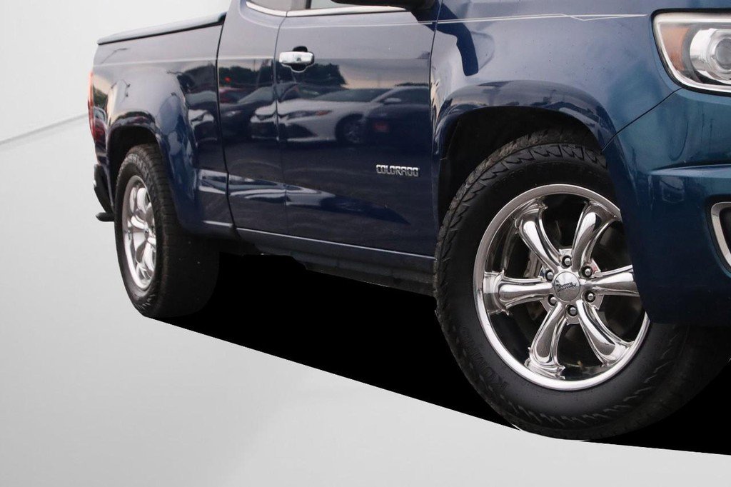 Used 2019 Chevrolet Colorado LT w/ Luxury Package, Chrome RWD image 3