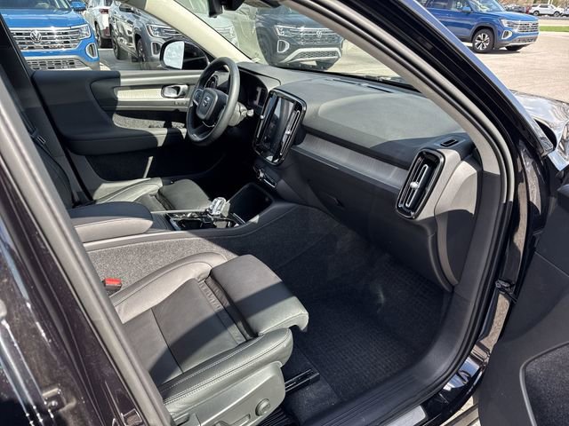 Used 2023 Volvo XC40 B5 Plus w/ Driver Assist Package AWD/4WD image 28