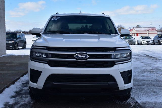 Used 2023 Ford Expedition Max XLT image 8