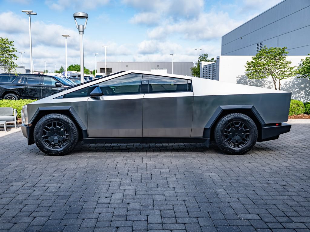 Used 2024 Tesla Cybertruck AWD Crew Cab image 8