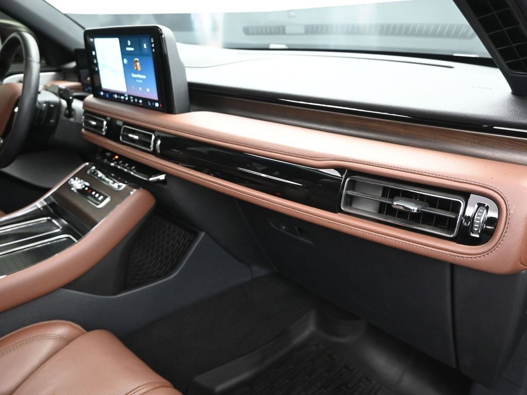 Used 2025 Lincoln Aviator Reserve w/ Equipment Group 201A image 26