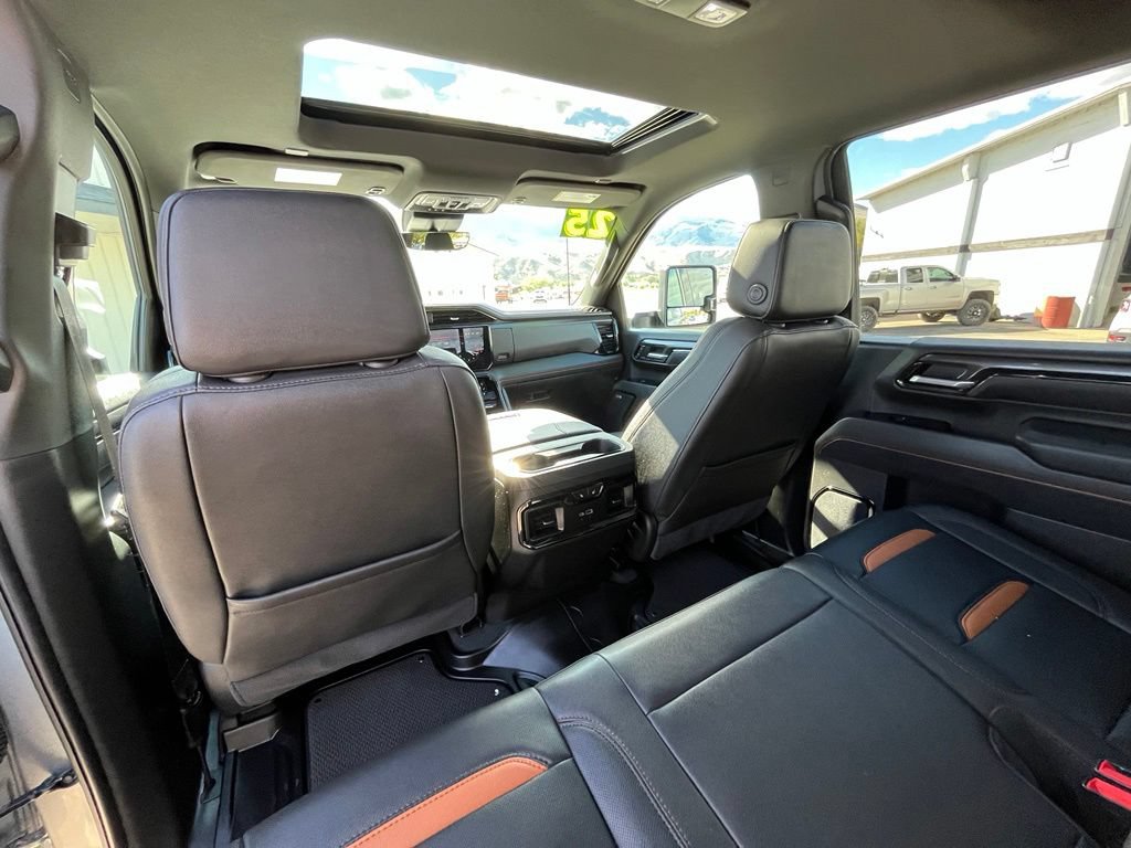 Used 2025 GMC Sierra 3500 AT4 w/ AT4 Premium Plus Package AWD/4WD image 15