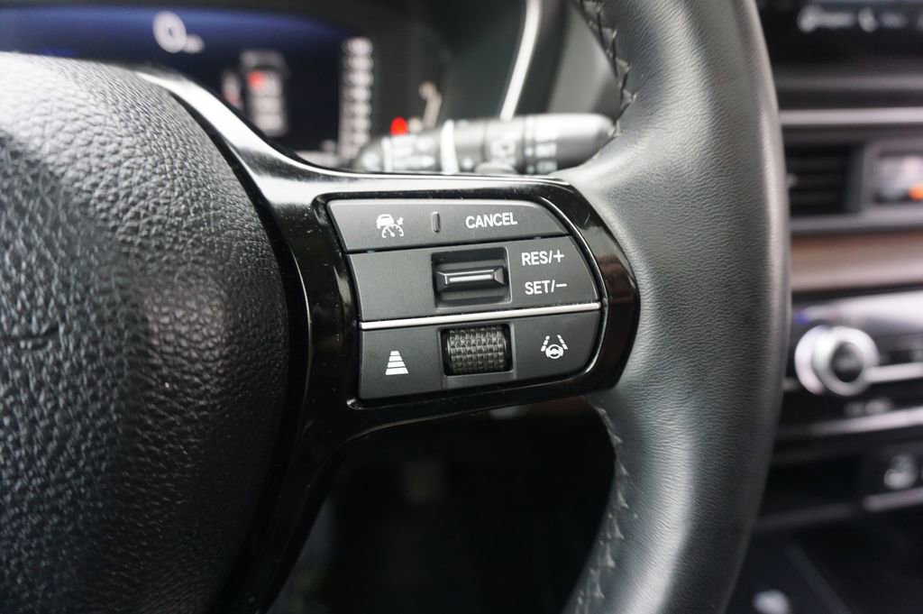 Used 2024 Honda Pilot Elite image 8