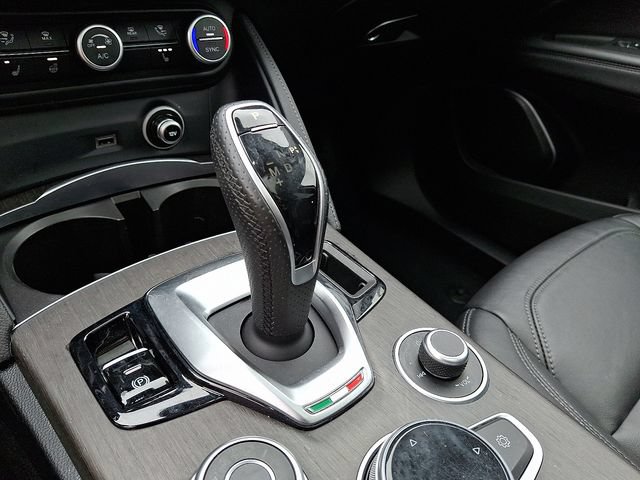 Used 2021 Alfa Romeo Stelvio Ti w/ Active Assist 2 Package TI AWD/4WD image 16