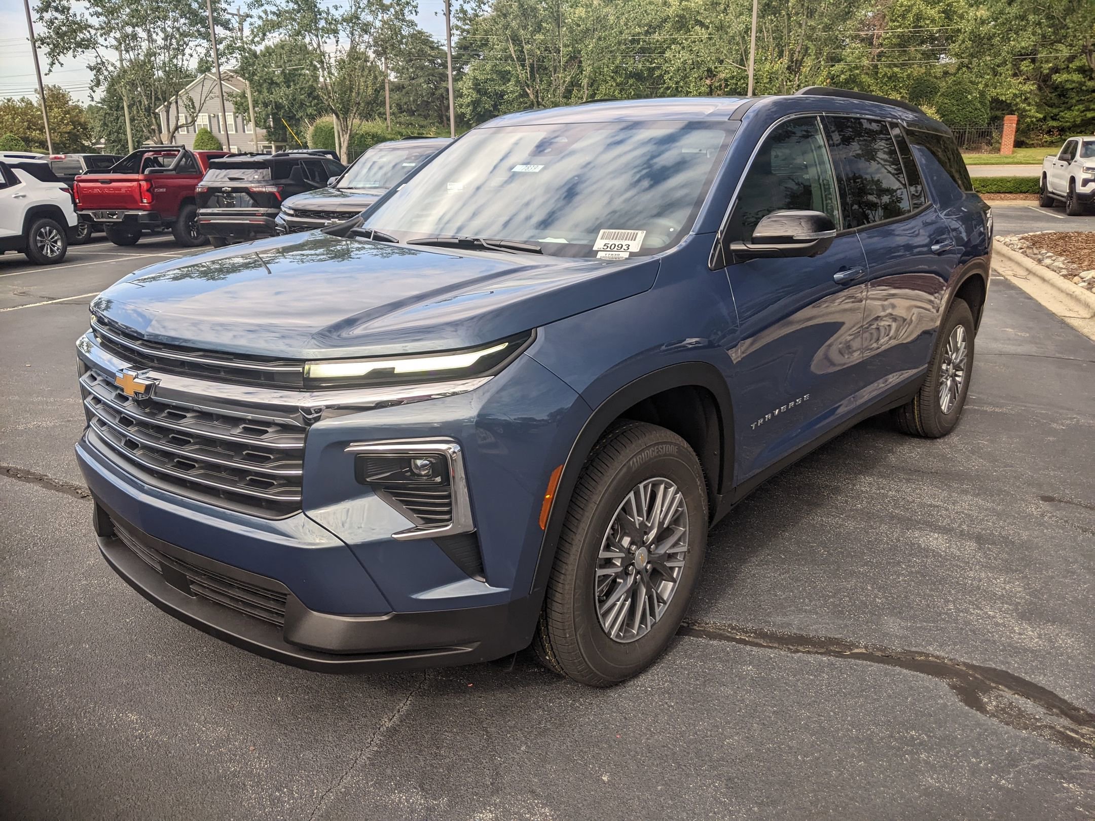 New 2026 Chevrolet Traverse LT w/ Driver Confidence Package FWD image 3