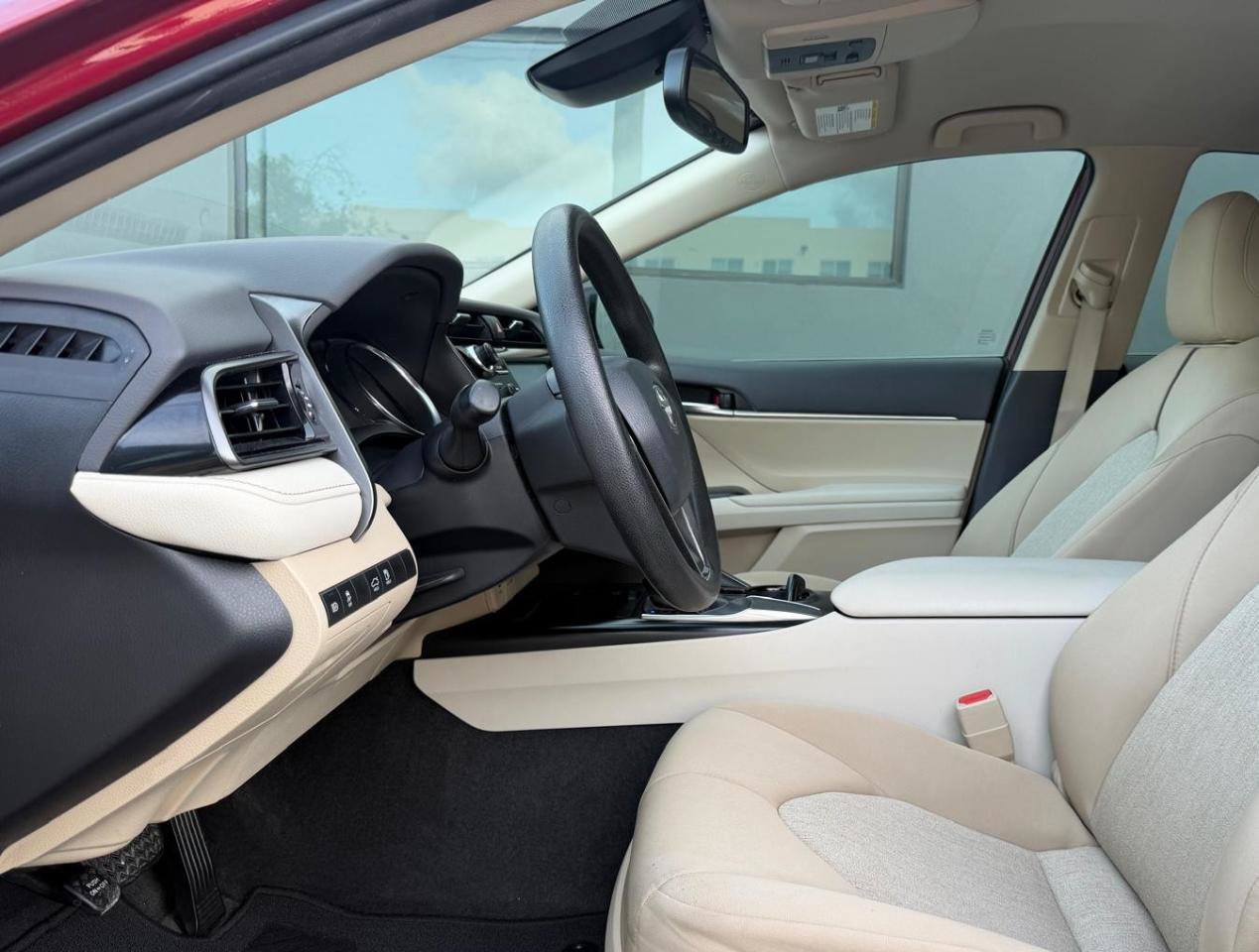 Used 2019 Toyota Camry LE w/ Convenience Package FWD image 16