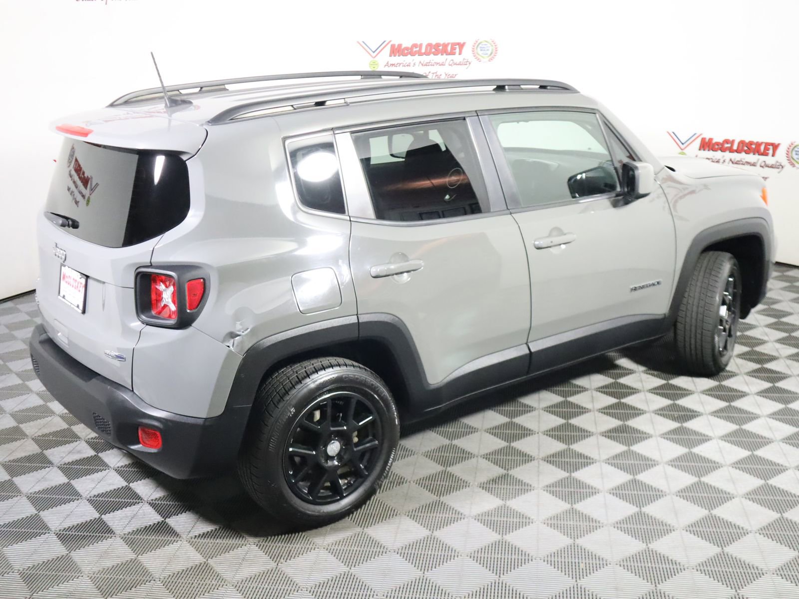 Used 2020 Jeep Renegade Latitude w/ Cold Weather Group image 4