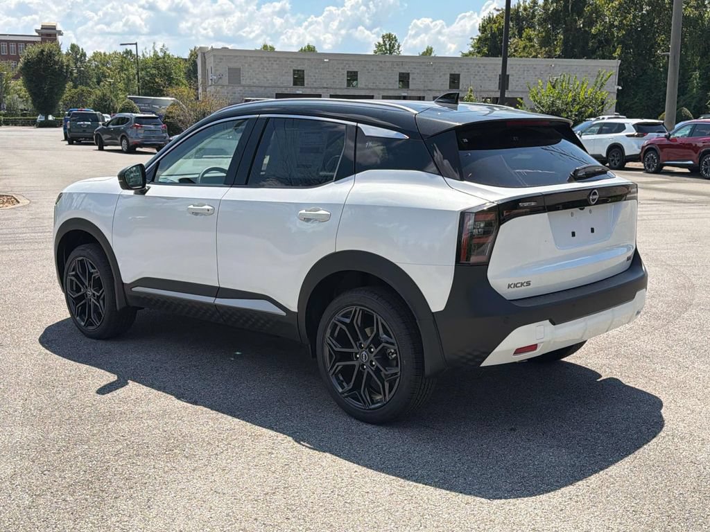 New 2026 Nissan Kicks SR FWD image 5