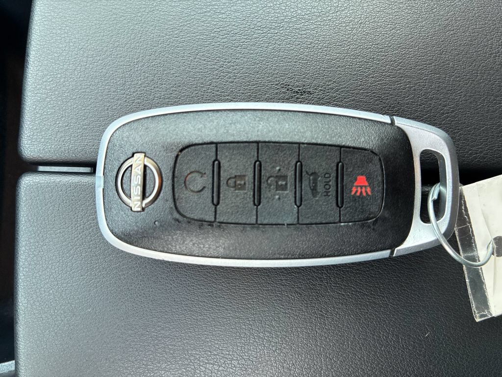 Used 2025 Nissan Rogue SL AWD/4WD image 33
