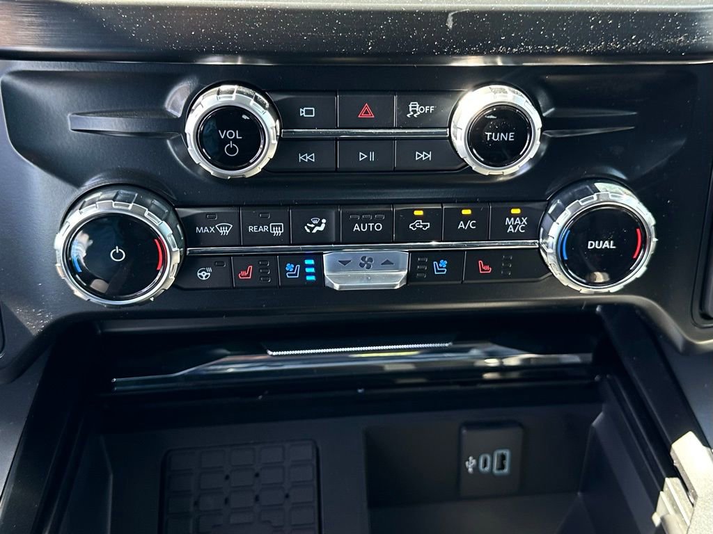 New 2026 Ford F350 Lariat image 24
