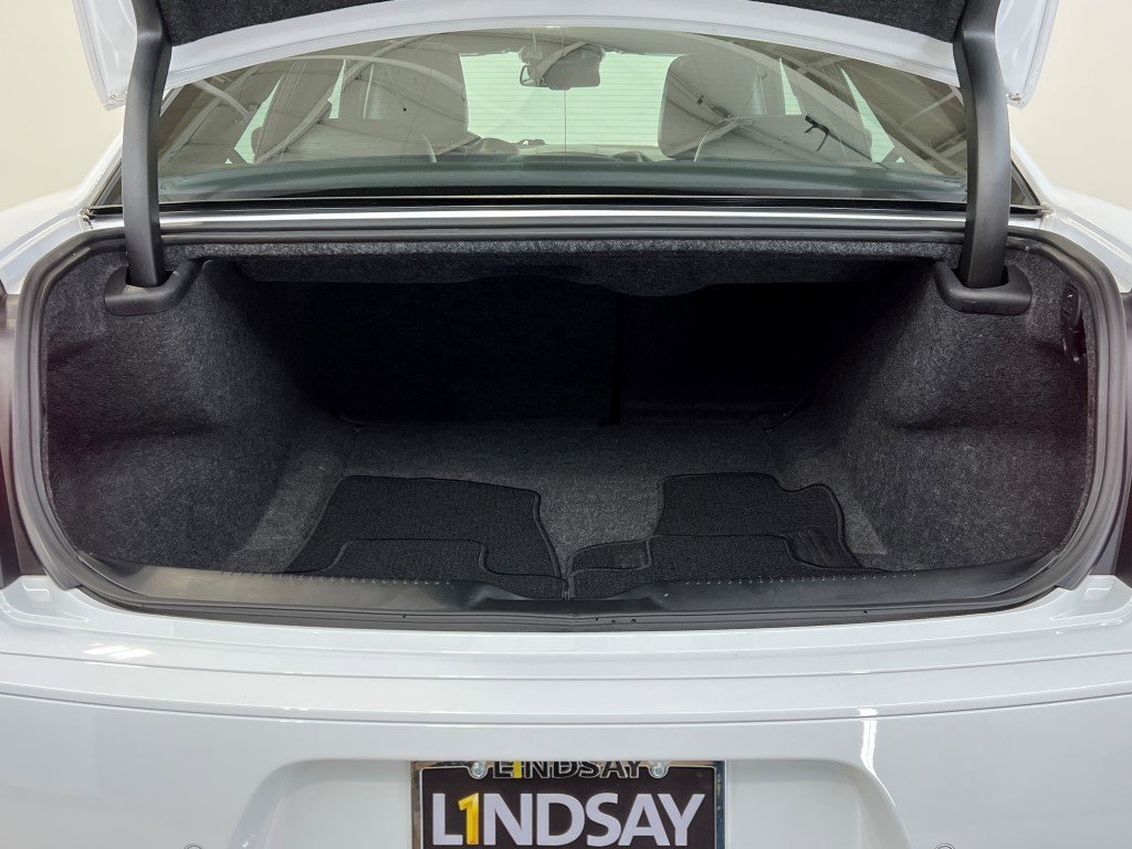 Certified 2023 Chrysler 300 C image 10