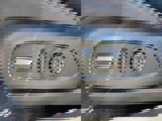 Used 2021 Chevrolet TrailBlazer RS w/ Sun and Liftgate Package image 18