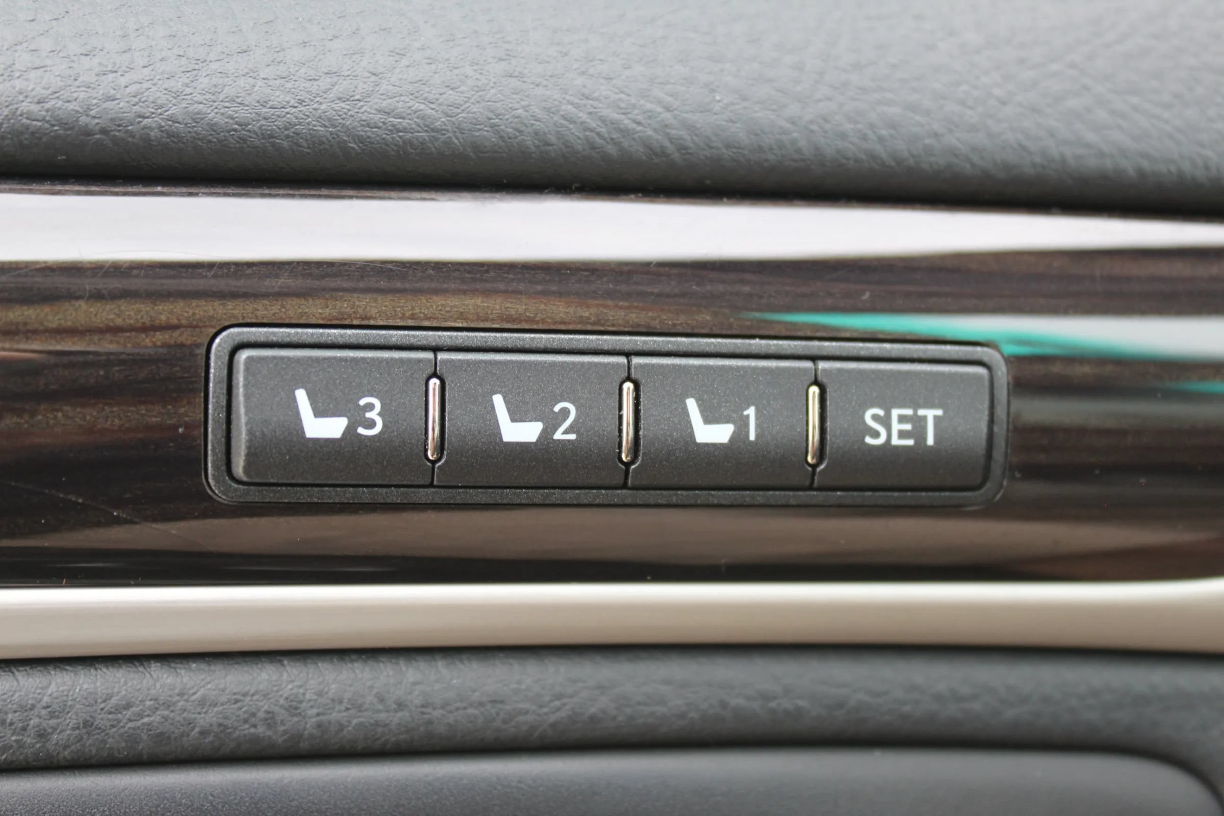 Used 2015 Lexus LS 460 AWD w/ Comfort Package image 21