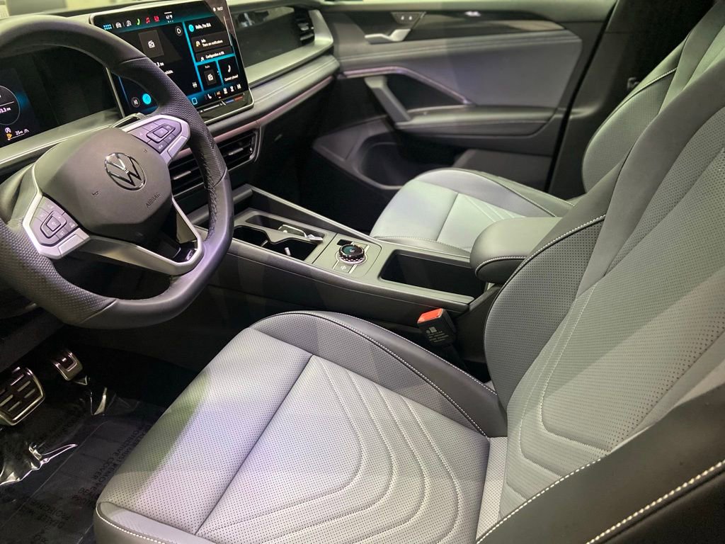 New 2026 Volkswagen Tiguan SE R-Line image 4
