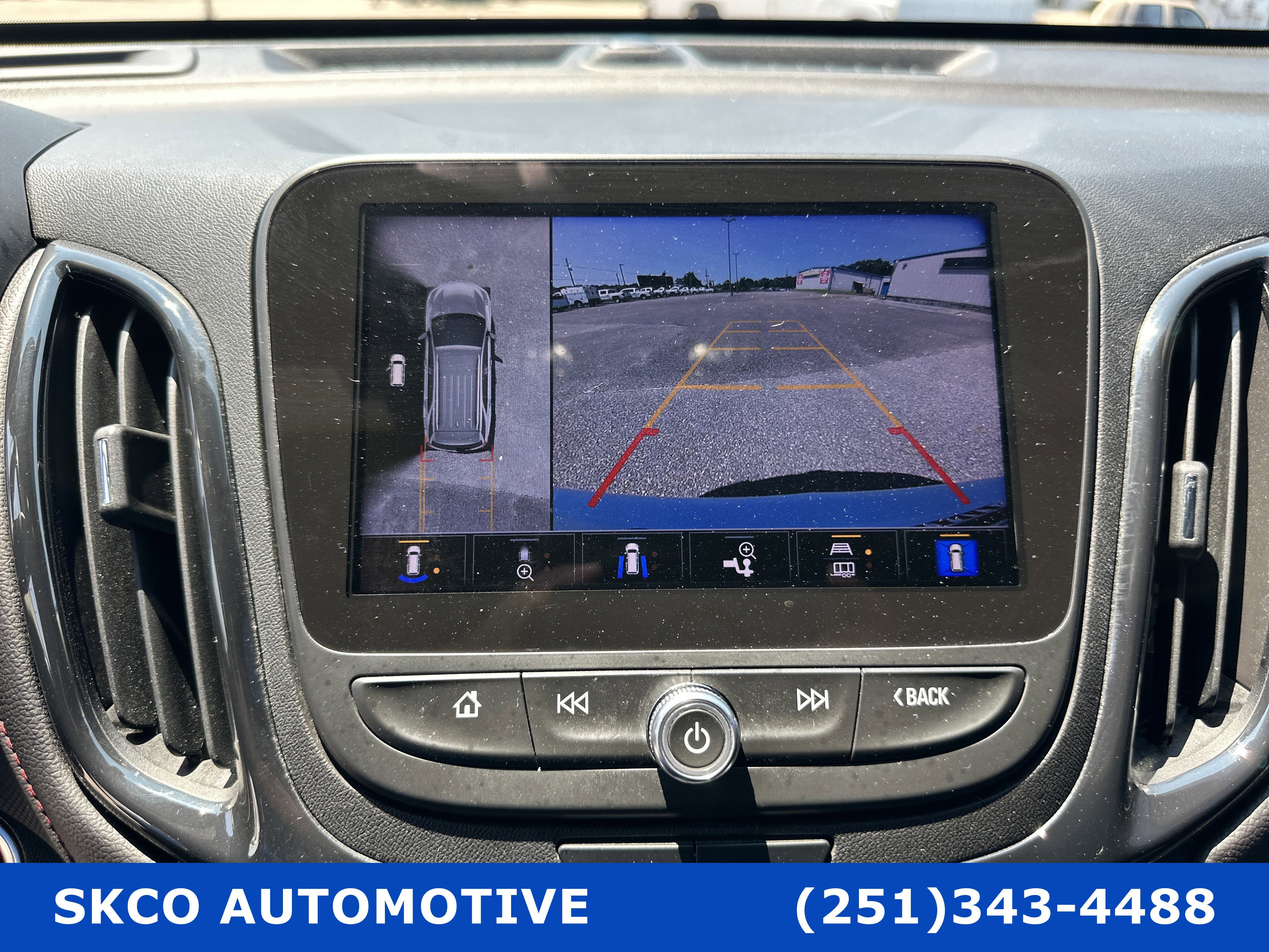 Used 2022 Chevrolet Equinox RS w/ Infotainment Package image 16