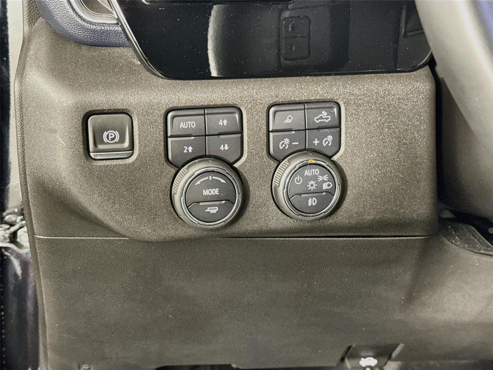 Certified 2024 Chevrolet Silverado 1500 High Country w/ High Country Premium Package AWD/4WD image 10