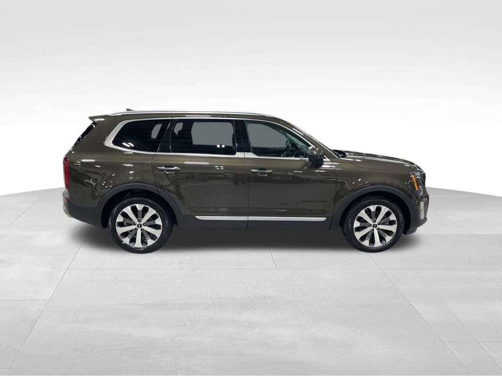 Certified 2022 Kia Telluride S image 4