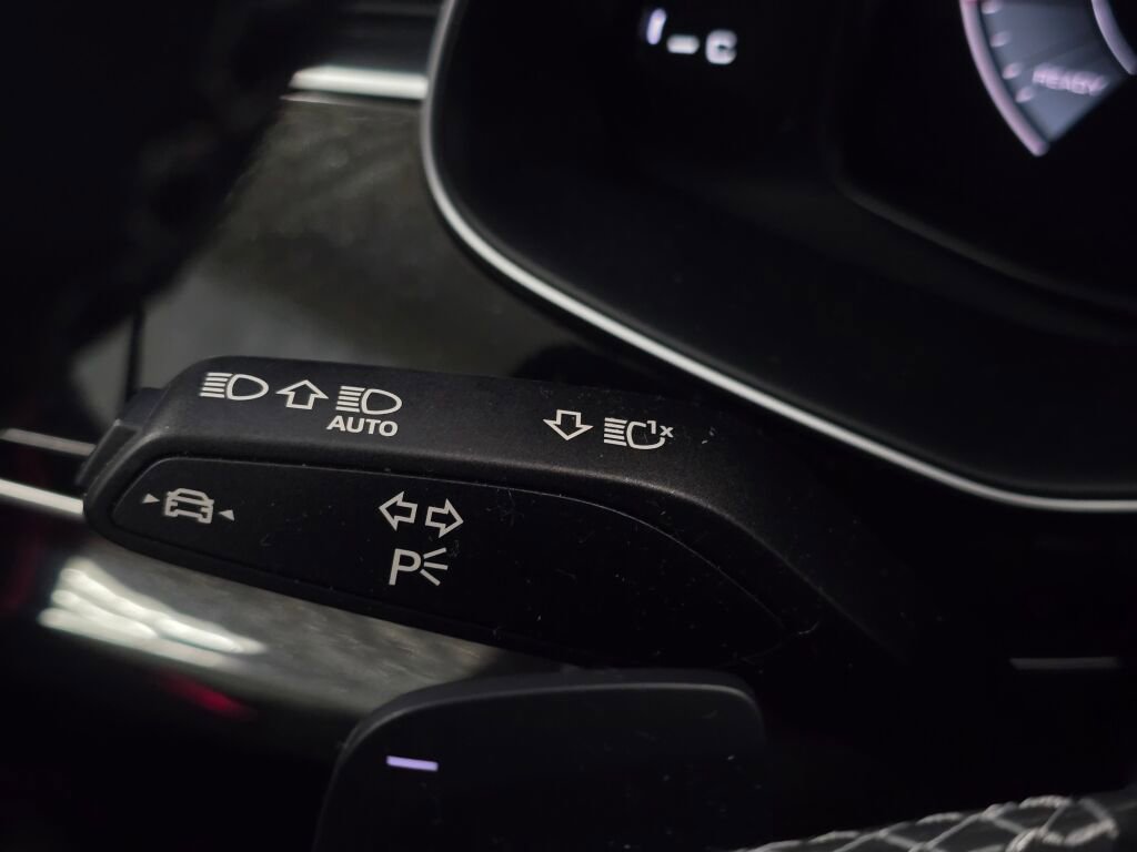 Used 2024 Audi Q8 Prestige w/ Prestige Package image 43