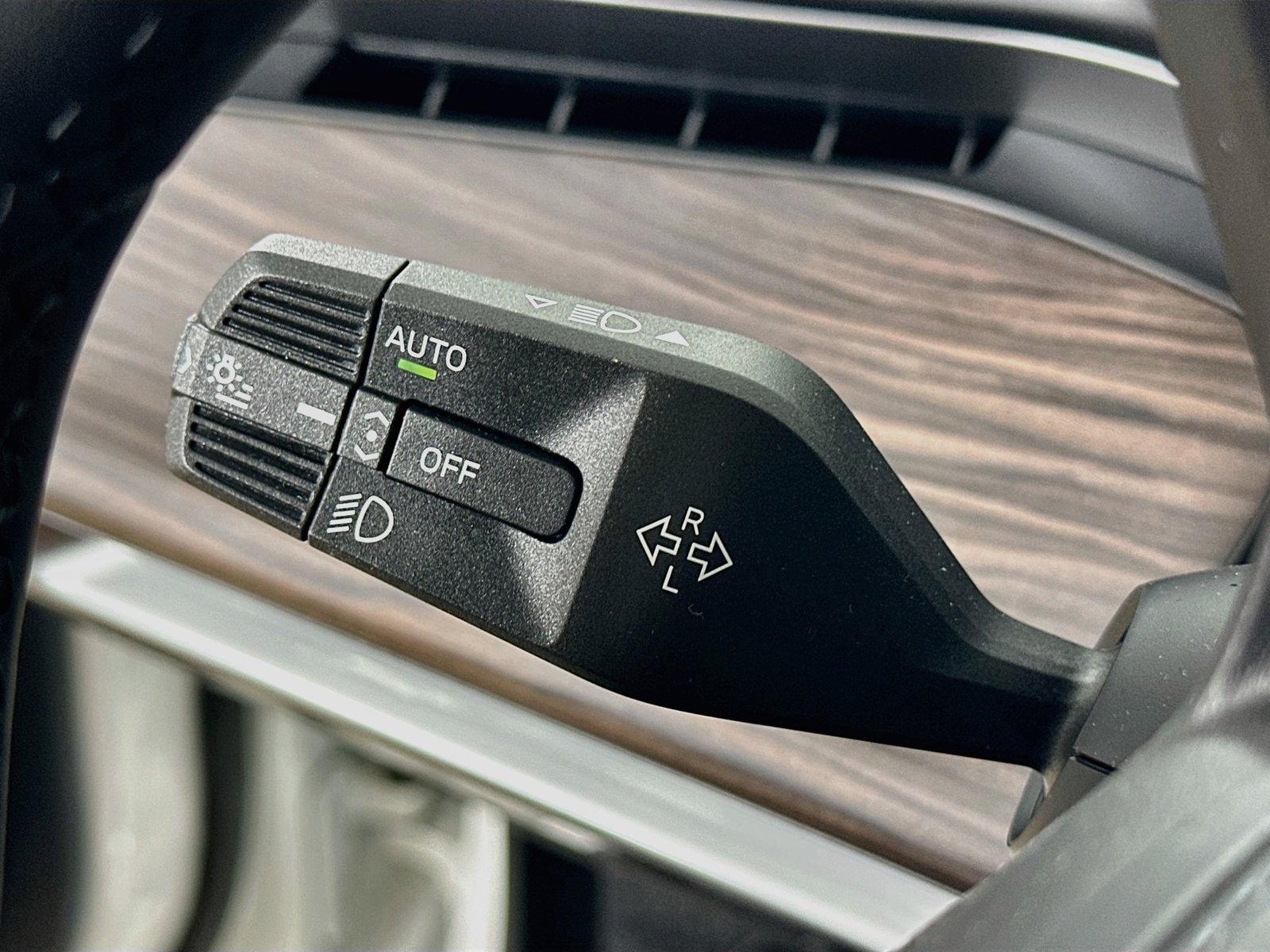 New 2027 BMW 740i xDrive AWD/4WD image 20