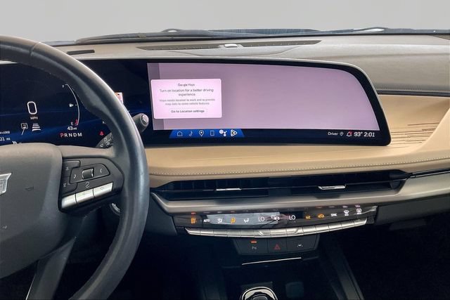 Used 2024 Cadillac XT4 Premium Luxury FWD image 9