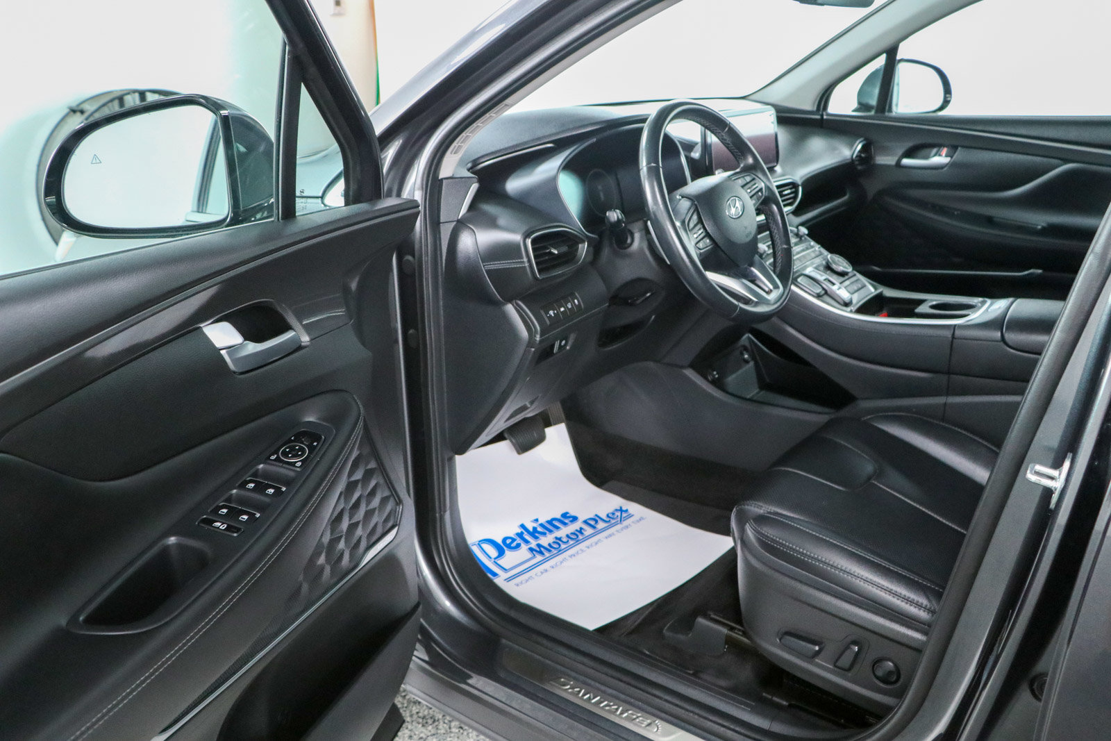 Used 2023 Hyundai Santa Fe SEL Premium AWD/4WD image 3