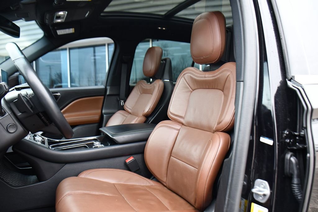 Used 2023 Lincoln Aviator Reserve w/ Equipment Group 201A AWD/4WD image 13